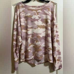 NWT Old Navy Women’s Pink Camo French Twist Open Split Back Top XL Oversized